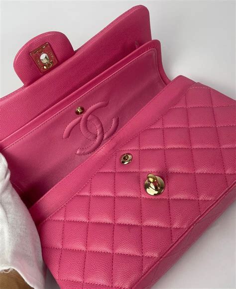 chanel cardholder caviar vs lambskin|GUIDE TO CHANEL: CAVIAR VS LAMBSKIN .